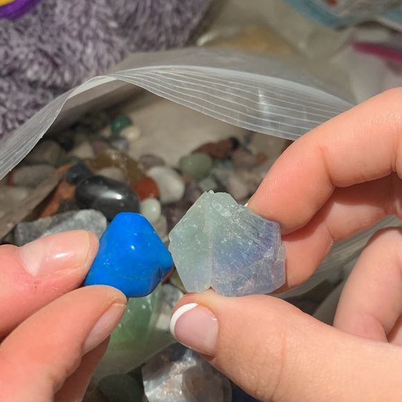 A whole bag of about 60 rocks. - Picture 8 of 15